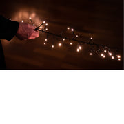 Oude hand met lichtjjes