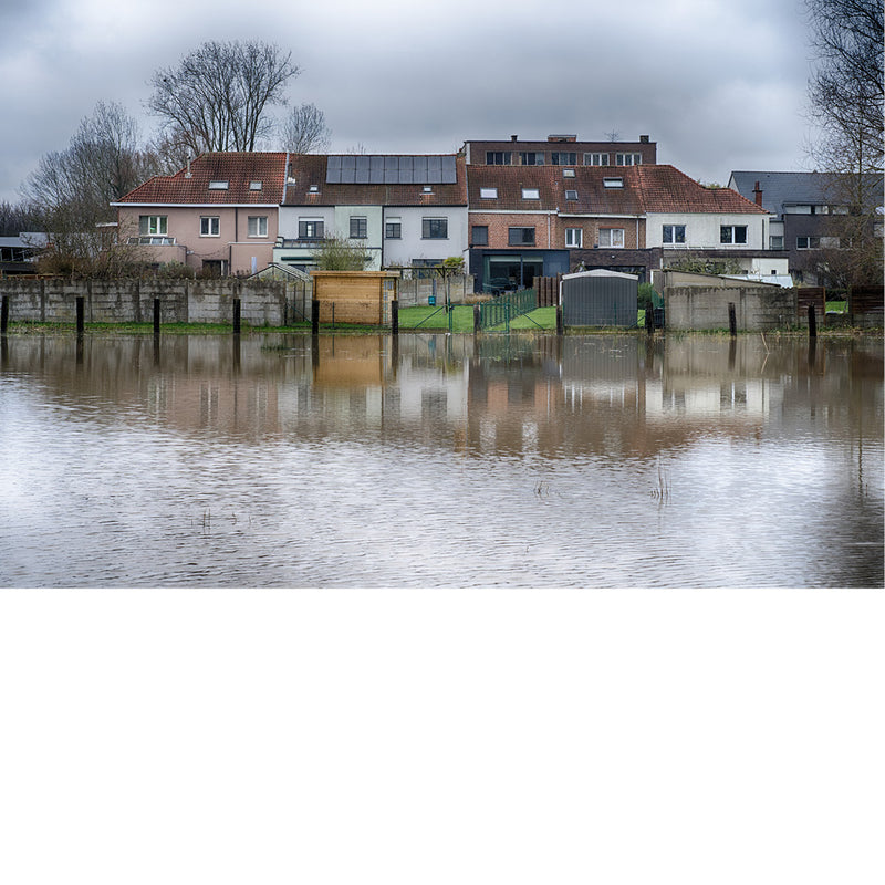 Plots woon je in Merchtem aan een meer door hevige regenval