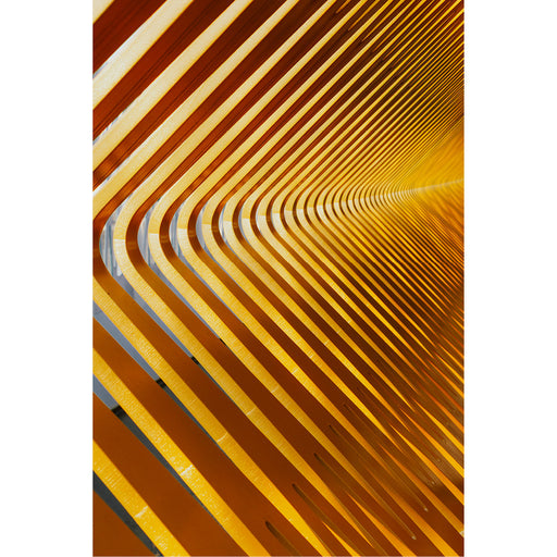 Abstract lijnenspel in geel en oranje