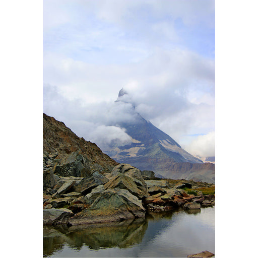 Matterhorn in de wolken 