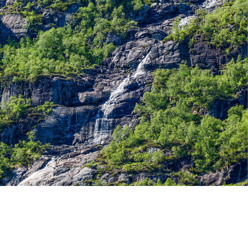 Waterval in Hunnevatn camperplaats in Noorwegen. Zalig afgelegen plekje zonder voorzieningen. 