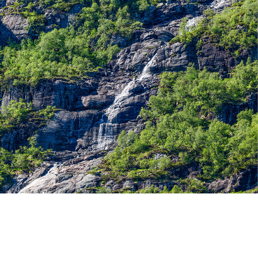 Waterval in Hunnevatn camperplaats in Noorwegen. Zalig afgelegen plekje zonder voorzieningen. 