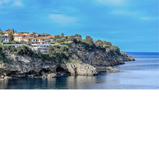 prachtige zicht op de rotskust van Lekeito Spanje