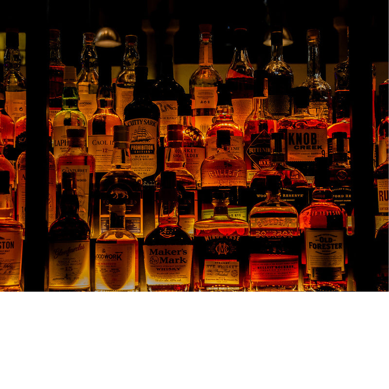 Whiskey bar in Lissabon in een low-key uitvoering