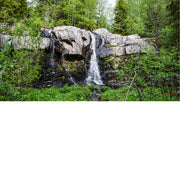 één van de watervallen in het bos van Lillehammer Noorwegen