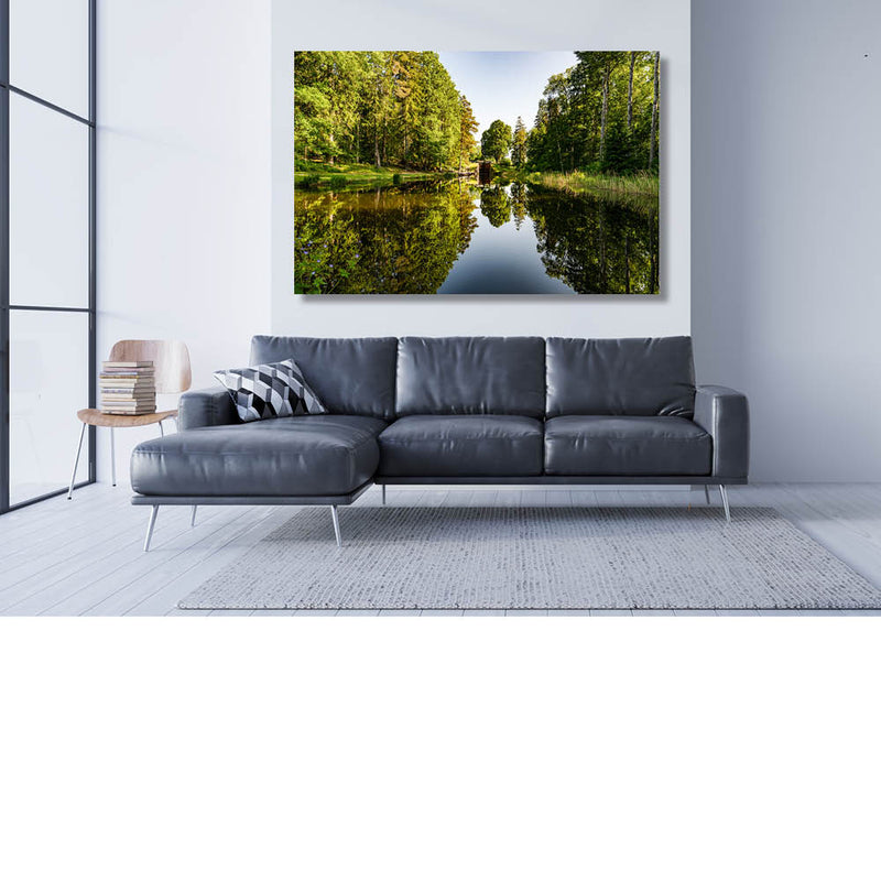 Bomen en reflecties in het kanaal 2