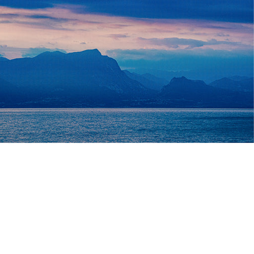 Blauwe uurtje aan het Garda meer in Peschiera Italië