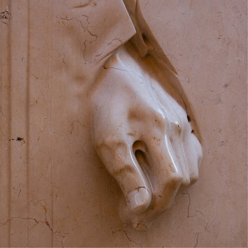 Detail van een standbeeld in Pesaro Italië