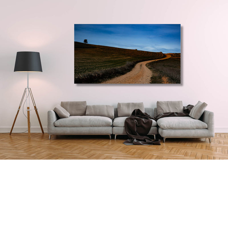 Kronkelende weg door het landschap