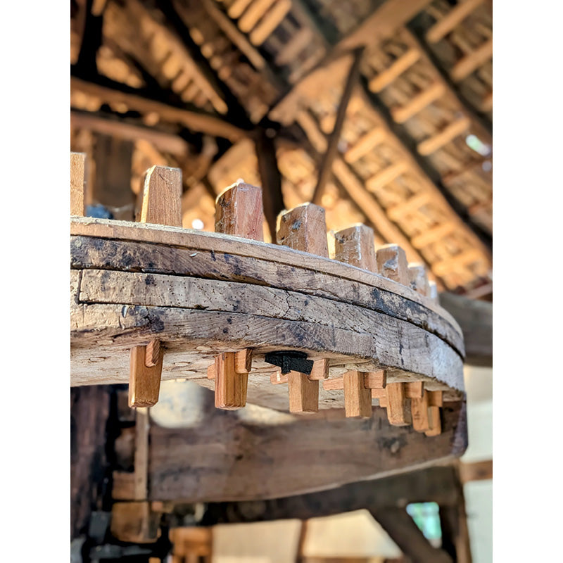 Mooi beeld van de mechaniek van een watermolen in Bokrijk.