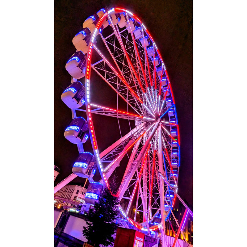 Het verlichte reuzenrad The View in Antwerpen is spectaculair, om in te zitten én om te zien.