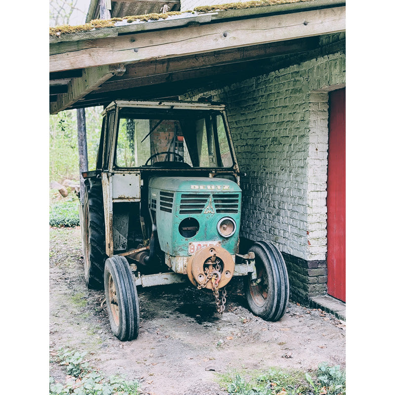 Deze tractor heeft ongetwijfeld vele jaren dienst, maar mag nu naar het museum.