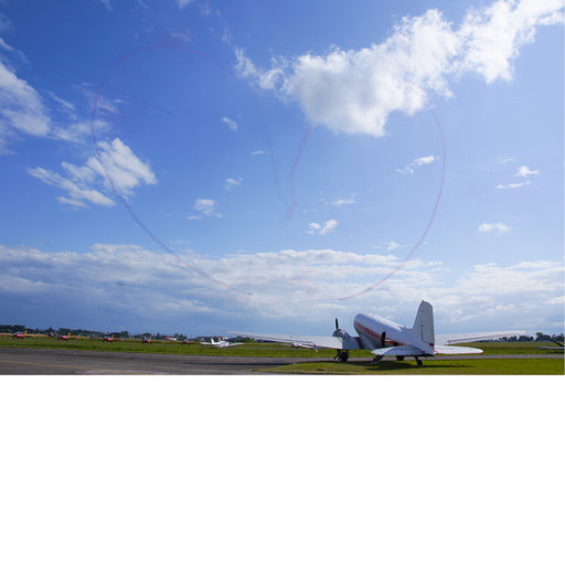 De luchtacrobaten van de Coxyde Air Show tonen hun liefde voor het vliegen.