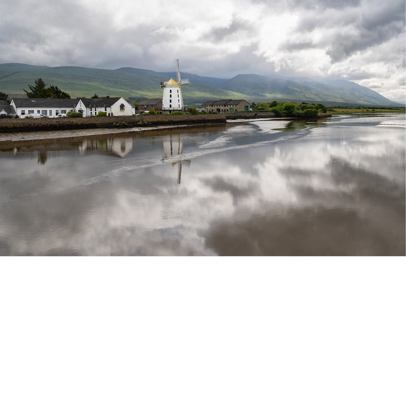 21,30m hoge stenen windmolen uit 1800 in County Kerry - Ierland
