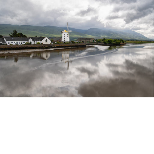 21,30m hoge stenen windmolen uit 1800 in County Kerry - Ierland