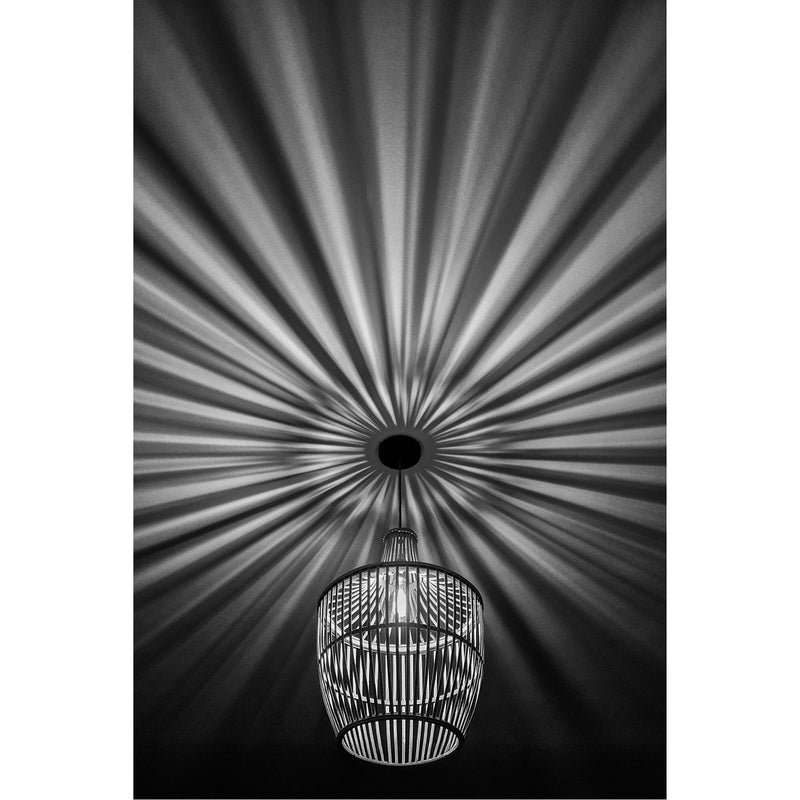 Mooi lichtspel van luster in een hotelkamer