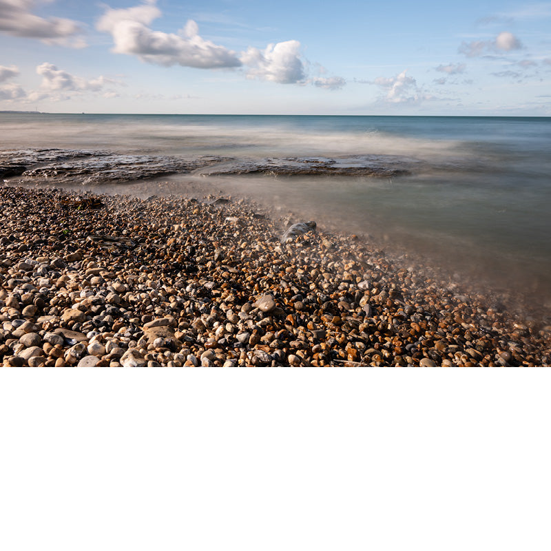 Rotsstrand aan de opaalkust