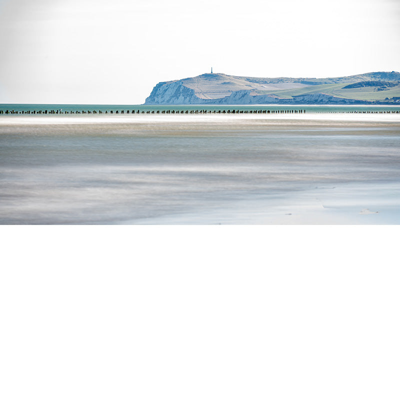 Een blik op Cap Gris-Nez in Calais vanop het strand