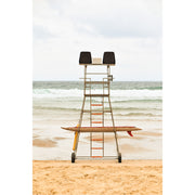 Een reddersstoel op het strand