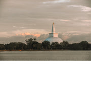 Uitzicht over de antieke stad en tempels van Anuradhapura in Sri Lanka