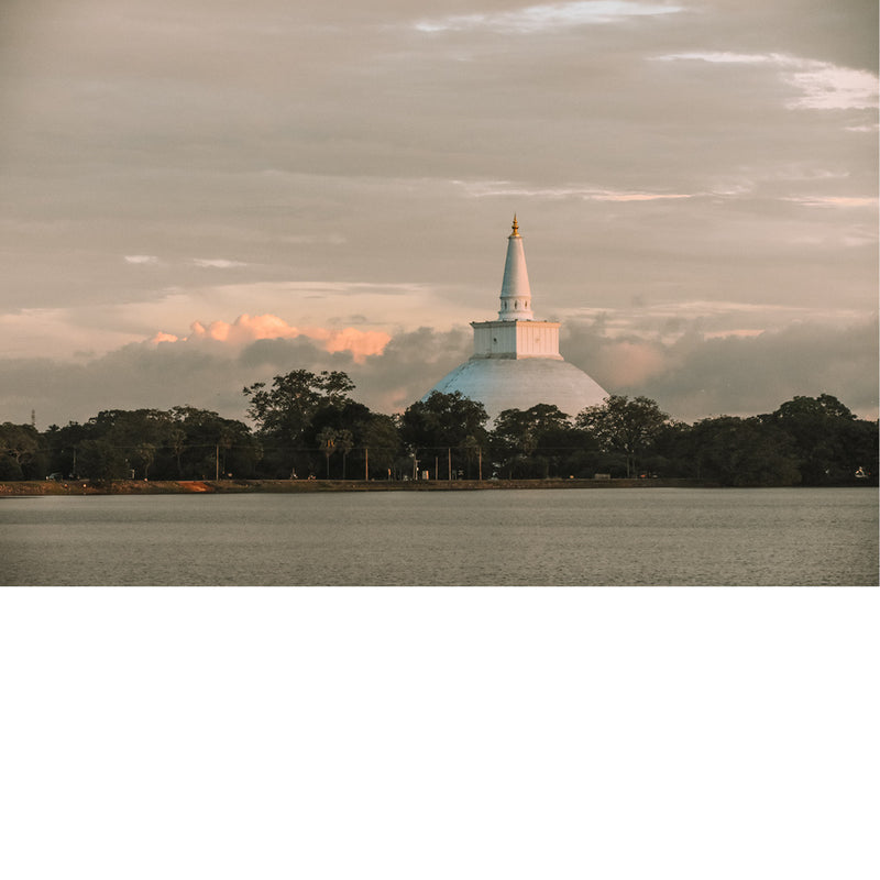 Uitzicht over de antieke stad en tempels van Anuradhapura in Sri Lanka