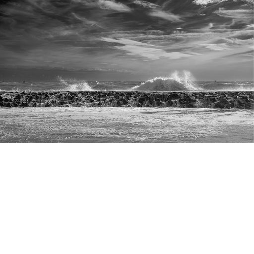 Krachtige golven in mooi zonlicht 