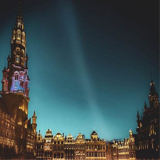 De Grote Markt van Brussel staat op de UNESCO Werelderfgoedlijst en wordt vaak beschouwd als een van de mooiste pleinen ter wereld. 