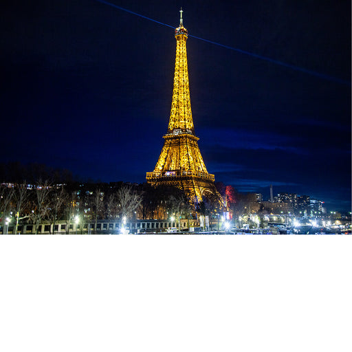 Eifeltoren aan de Seine bij nacht