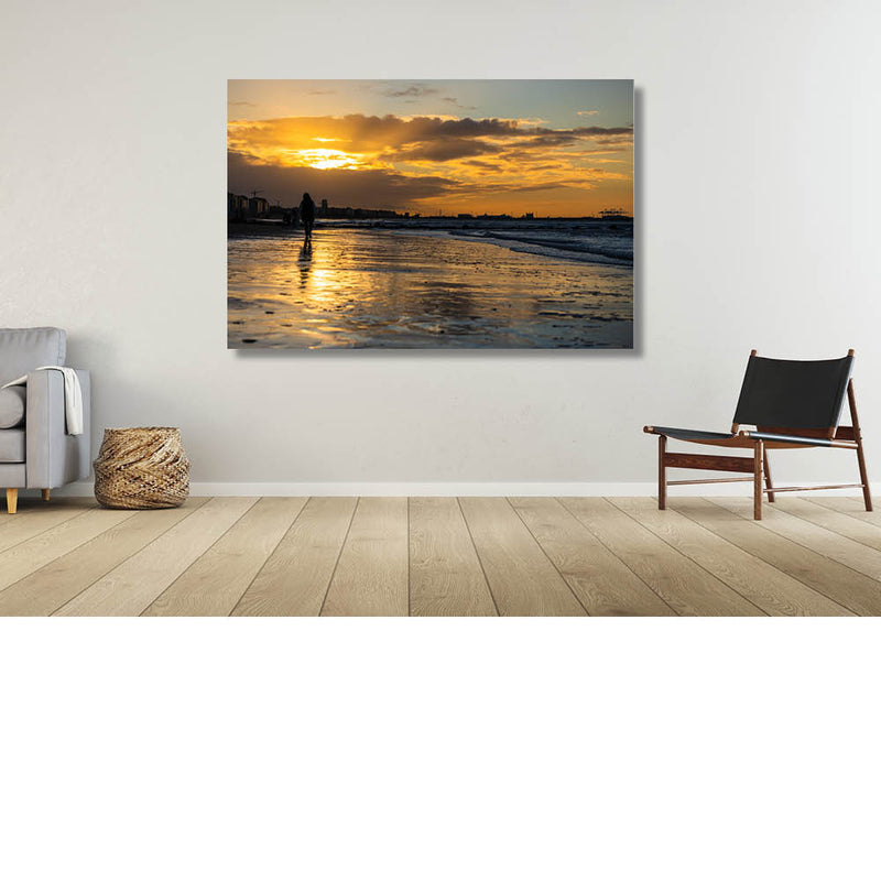 Strand bij zonsondergang