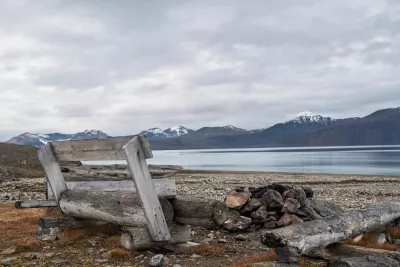 Bank aan het Fjord, de foto