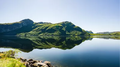 Reflectie in het meer, de foto