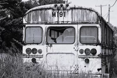 Bus M191 in het Gras, de foto