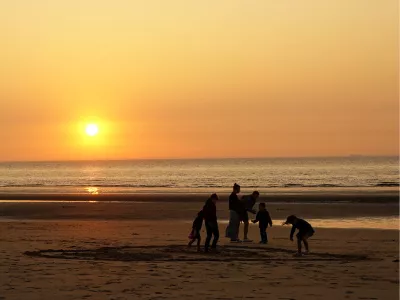 Nog een spelletje op het strand, de foto