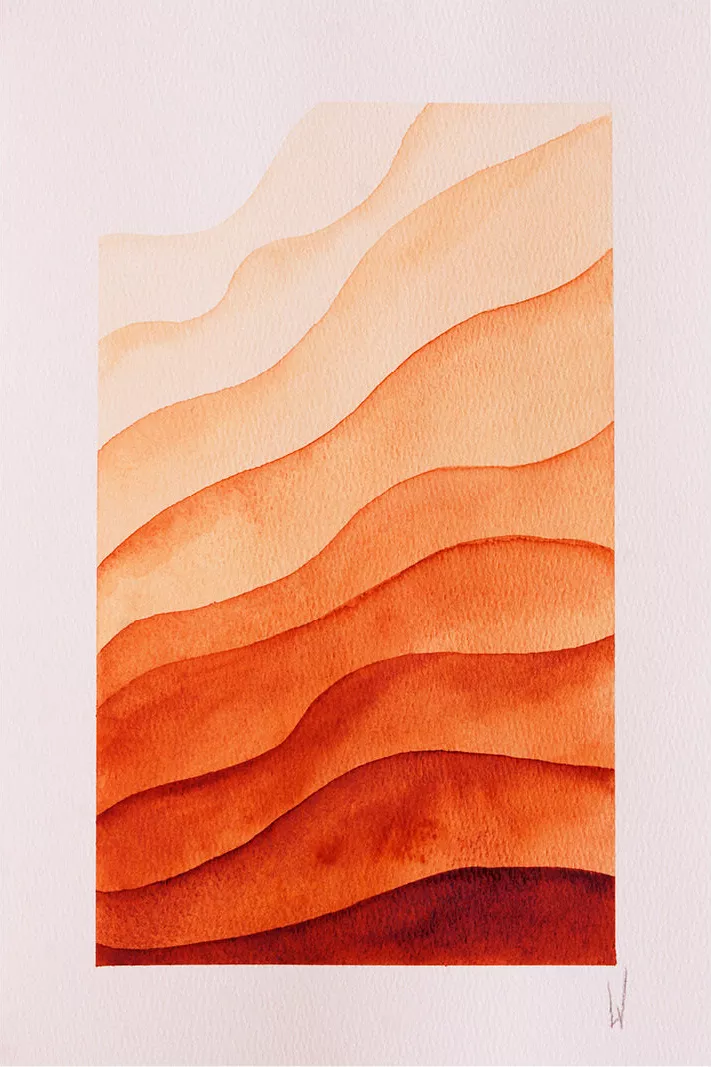 Abstracte aquarel met golvende lagen in oranje en roodbruin, als suggestie van woestijnduinen