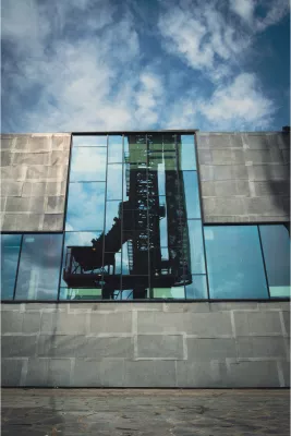 Industrieel verleden, glazen heden, de foto