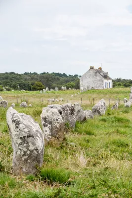 Huisje tussen de menhirs, de foto