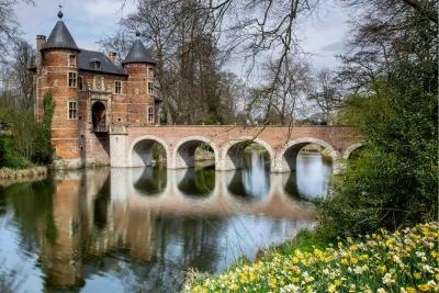 Waterburcht van Groot-Bijgaarden, de foto