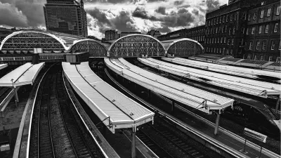 Stationslijnen in Zwart-Wit, de foto